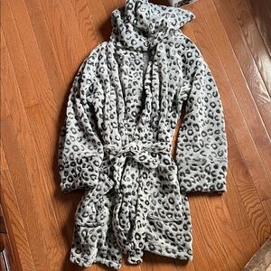 PINK Victoria's Secret Gray Leopard Robe
